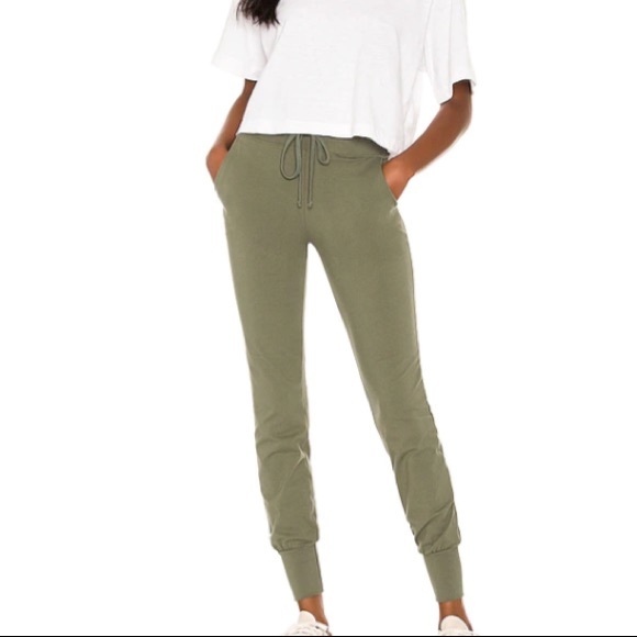 Lovers + Friends Pants - Slim Jogger Pant in Olive Green
Lovers and Friends